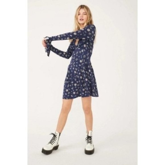 FREE PEOPLE Good Days Floral Mini Dress in Navy NWT - Picture 2 of 4